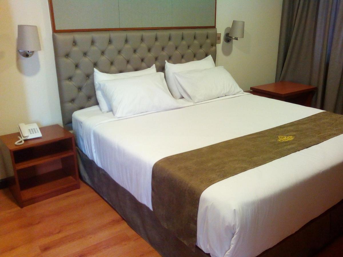 Hotel Candamo Лима Экстерьер фото